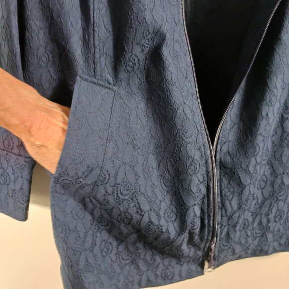 Susan Graver Navy Lace Topper - Jacket, Zip Front, Long Sleeve, Lt. Wt., Sz Med. - Picture 8 of 16